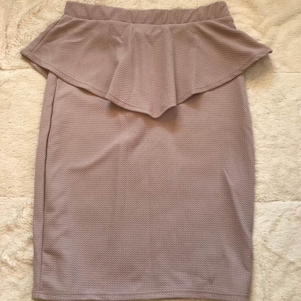 Nude skirt